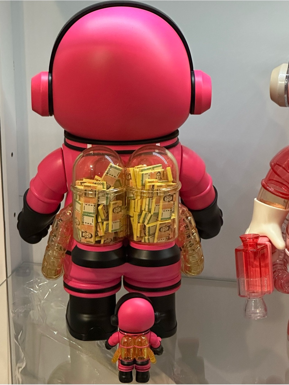 MEGA SPACE MOLLY 400% + 100% MASKED SOLDIER SQUID GAME LIMITED EDITION - Picture 5 of 10